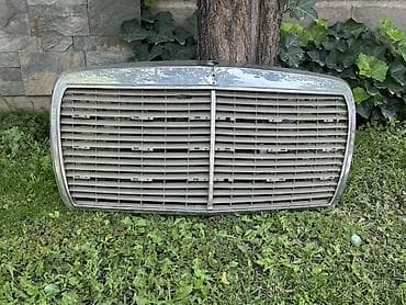 решётка 124: Решетка радиатора Mercedes-Benz 1984 г., Б/у, Оригинал — 2