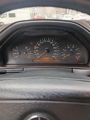 Mercedes-Benz E-Class: 1995 г., 3.2 л, Автомат, Седан — 6