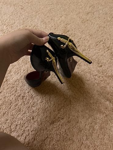 высокие каблуки: Туфли, 38, Christian Louboutin, Новый, цвет - Черный, Самовывоз — 4