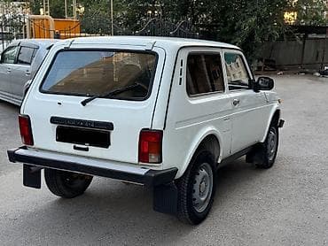 Унаа сатуу: ВАЗ (ЛАДА) 4x4 Niva: 2012 г., 1.7 л, Кол менен иштөөчү, Бензин, Жол тандабас — 4