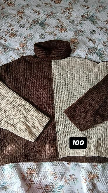 Одежда женская — несколько позиций. 1) Свитер с высоким воротником -