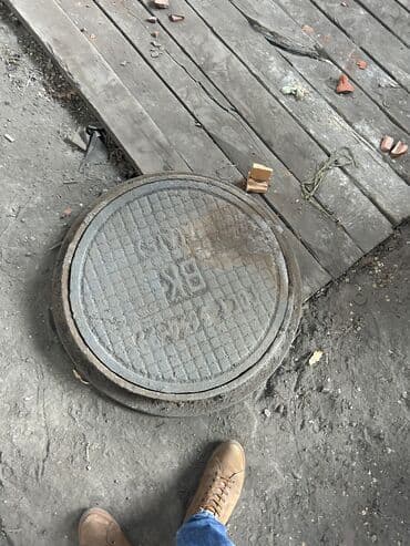 мото чехол: Чугунный люк канализационный (крышка) - Материал: серый чугун - — 1