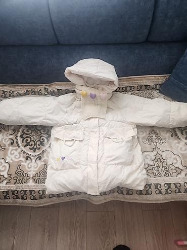 Детская зимняя куртка-пуховик, цвет молочный/айвори. Особенности: -