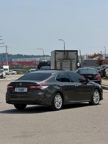 e2 byd: Toyota Camry: 2020 г., 2.5 л, Автомат, Гибрид — 3