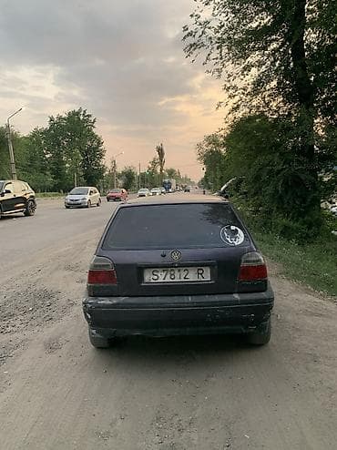 Унаа сатуу: Volkswagen Golf: 1992 г., 1.6 л, Кол менен иштөөчү, Хетчбек — 3