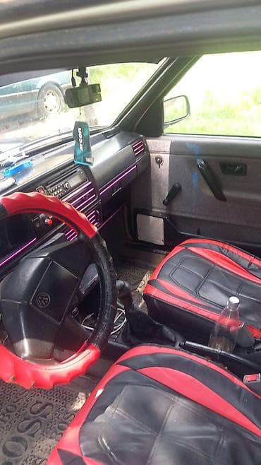 Volkswagen Golf: 1988 г., 1.8 л, Кол менен иштөөчү, Бензин, Хетчбек — 10