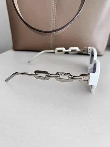 фотохромные очки: Солнцезащитные Очки белые. Новые
Звоните или пишите по номеру — 5