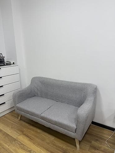 Прямой диван, Двухместный at lalafo.kg Прямой диван, Двухместный