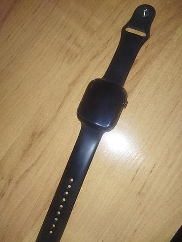 apple watch series 9 бу: Apple-часы с прямоугольным сенсорным экраном и черным силиконовым — 1