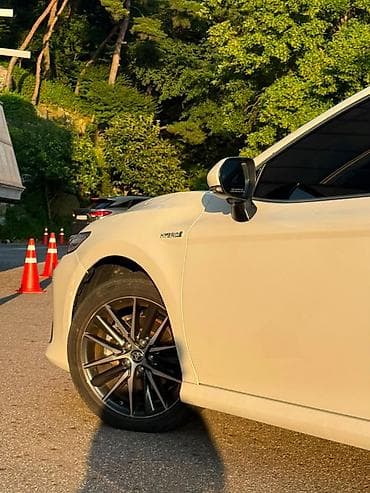 corolla e120: Toyota Camry: 2021 г., 2.5 л, Автомат, Гибрид, Седан — 2