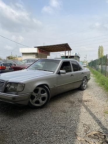 салон 124: Mercedes-Benz W124: 1994 г., 2.8 л, Бензин, Седан — 4