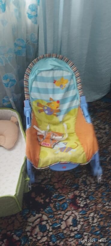 качели на заказ: Детский шезлонг-качалка Fisher-Price - Мягкое кресло с ярким тканевым — 1