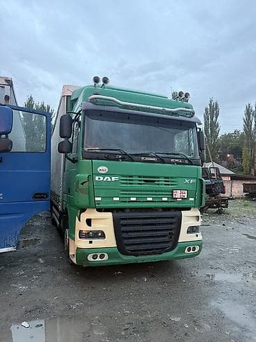 купить дорожный знак: Тягач, DAF, 2005 г., Тентованный — 1