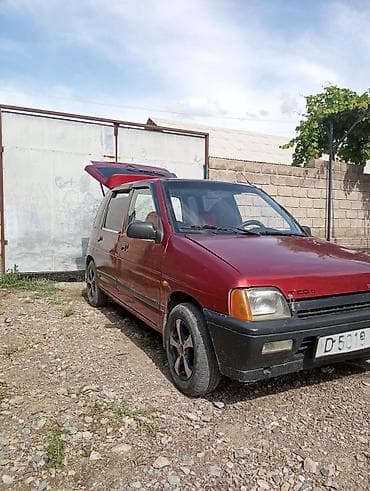 авто сатылат: Daewoo Tico: 1996 г., Кол менен иштөөчү, Хетчбек — 2