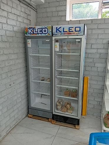 - Вертикальные холодильные шкафы KLEO (2 шт.): стеклянные двери