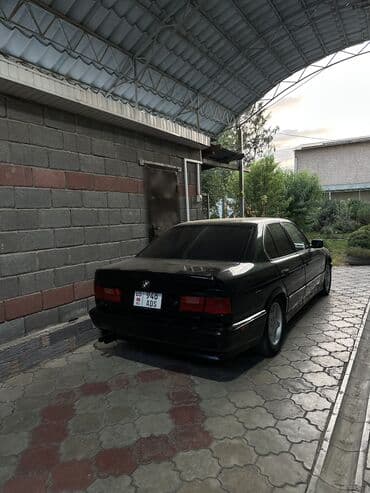 срочно продаю в связи с переездом: BMW 525: 1990 г., Механика, Бензин — 2