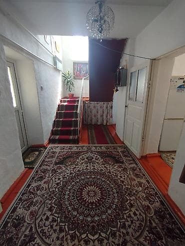 дубовый парк: Срочно продается двухэтажный дом со всеми удобствами, на первом этаже — 3