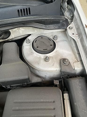 Toyota Corolla: 2005 г., 2 л, Механика, Дизель, Хэтчбэк — 10