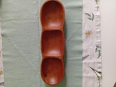 Посуда: Продам маленькую деревянную менажницу для орехов и сухофруктов. Длина — 1