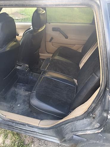 Volkswagen Passat: 1989 г., Универсал