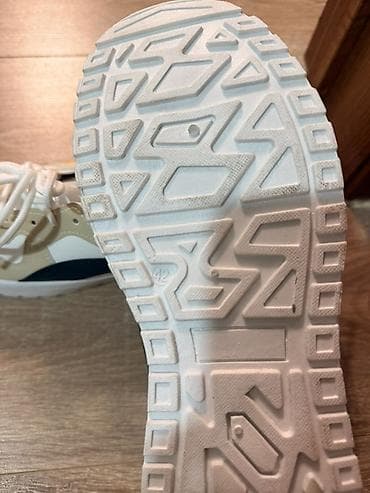 nike react: Продаю Кроссовки мужские повседневные. Размер 42. Самовывоз — 5