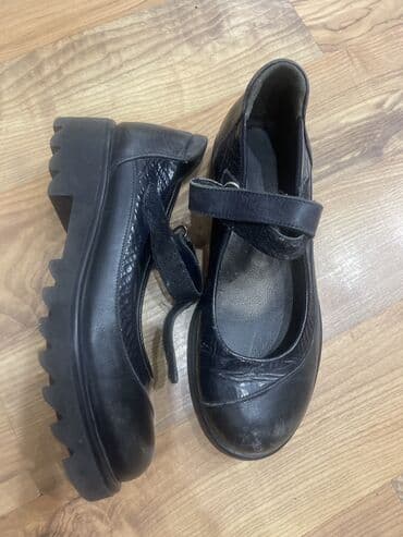 обувь для дома: Продаю туфли для девочек кожаные 
Размер 31

Пр Турция
Фирма Ocak — 2