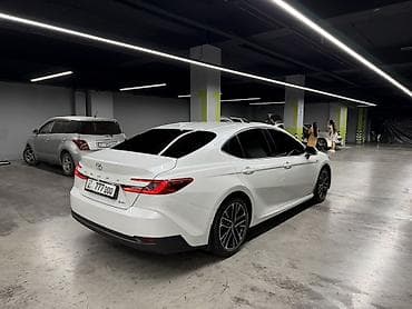 камри 75 2023: Toyota Camry: 2025 г., Гибрид, Седан — 4