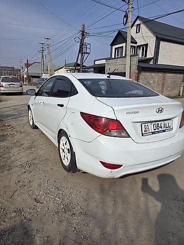 шины с диском: Hyundai Solaris: 2013 г., 1.6 л, Механика, Бензин, Седан — 4
