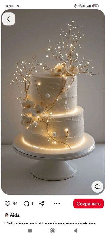 подарок девушке на день рождения: Детский торт, украшенный разноцветными леденцами, фигурками персонажей — 7