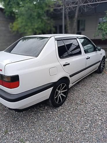 masda demio: Volkswagen Vento: 1997 г., 2 л, Механика, Бензин, Седан — 2