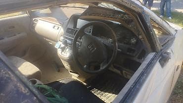 бити машина: Honda Odyssey: 2000 г., 2.3 л, Автомат, Бензин, Минивэн — 3
