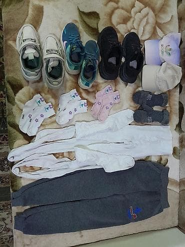 детская обувь б: Отдам б/у вещи на девочку 6-8 лет. Кроссовки 33-34 размер. Штаны - 77 — 1