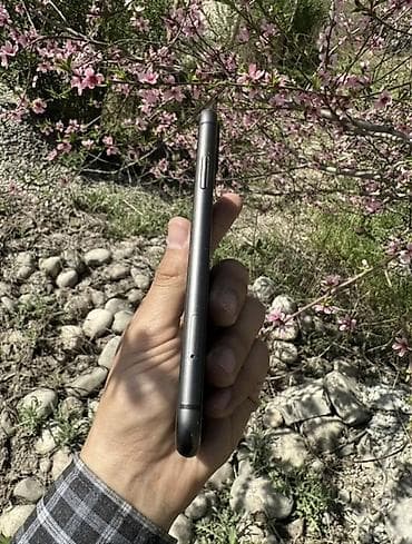 ipone 16: IPhone 11, Б/у, 64 ГБ, Черный, Чехол, 75 % — 5
