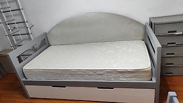 кровати двух спальные: Односпальная кровать, Б/у, С матрасом, длина - 200 см — 4