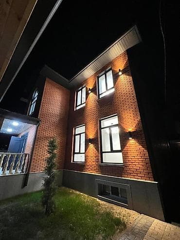 house: Кирпичный двухэтажный дом в классическом стиле с архитектурными — 4