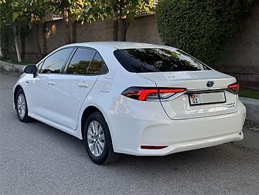 8: Toyota Corolla: 2019 г., 1.8 л, Гибрид, Седан — 2
