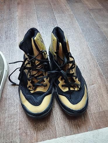 Мужские кроссовки, 42, Asics, Б/у, цвет - Серебристый, Самовывоз