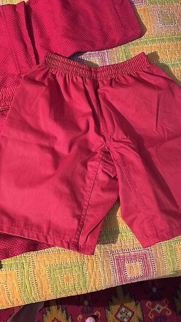 Дроны: Продаю самбовку на рост 140 см и обувь 35 размер — 2