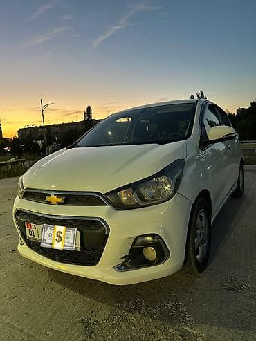 Транспорт: Chevrolet Spark: 2016 г., 1 л, Вариатор, Бензин, Хэтчбэк — 1