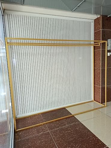 Напольная вешалка-стойка для одежды, металлическая, золотистого цвета