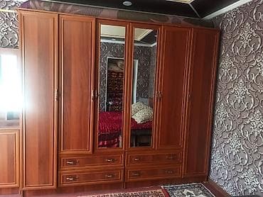 Спальный гарнитур в классическом стиле, цвет – тёплый орех. Состав: -