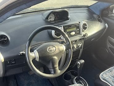 машина ош тико: Toyota Ist: 2004 г., 1.5 л, Автомат, Бензин, Хетчбек — 9