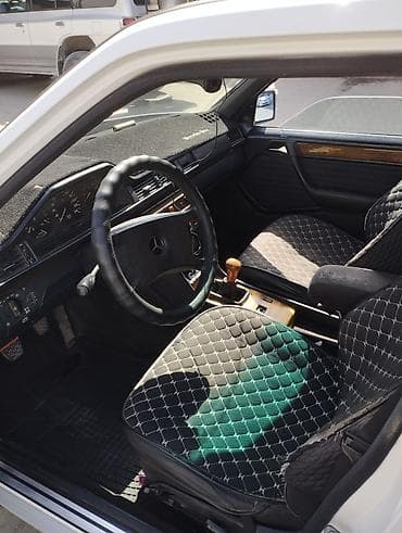 Продажа авто: Mercedes-Benz W124: 1990 г., 2 л, Механика, Бензин, Седан — 8