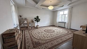 сдаю места: Сдаётся в аренду большой дом с участком в районе Азия Молл. Идеально — 4