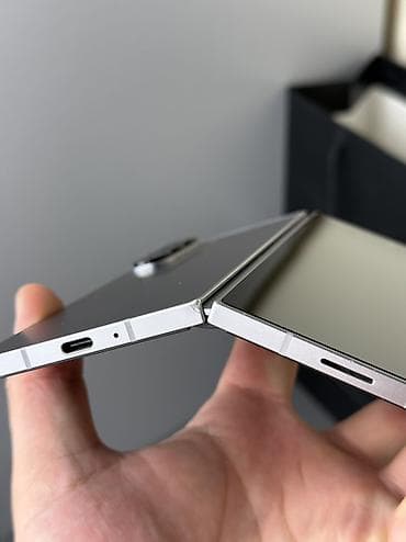 samsung: Samsung Galaxy Z Fold 6 — 3