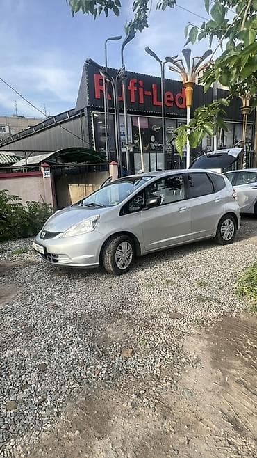 Продажа авто: Honda Fit: 2011 г., 1.5 л, Автомат, Бензин, Хэтчбэк — 6