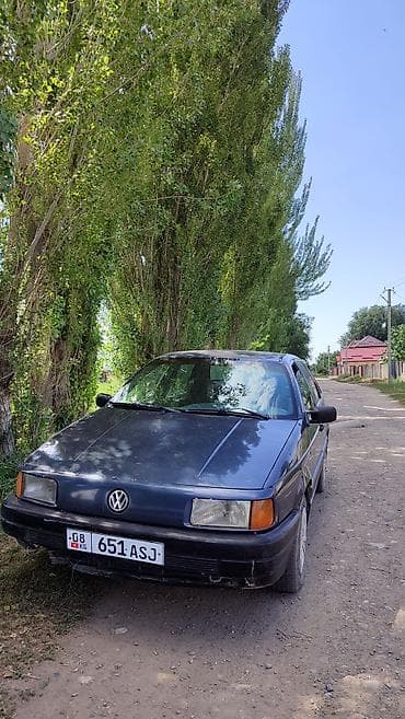 Volkswagen Passat: 1988 г., 1.8 л, Механика, Бензин, Седан