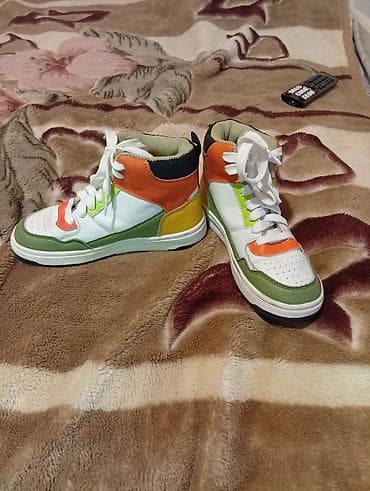 белые кросовки: Детские высокие кеды/кроссовки - Тип: высокие кеды на шнуровке - — 6