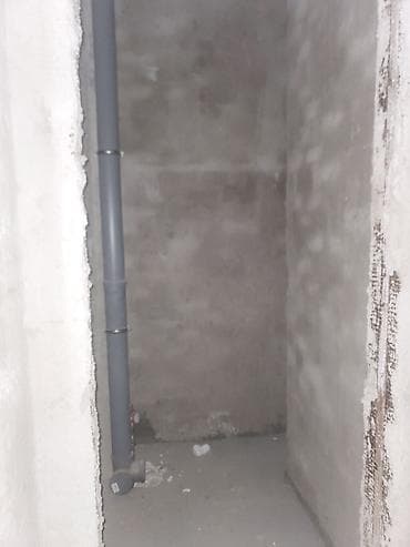 Коммерциялык мүлк: Кеңселерди сатуу 134 м², Ремонтсуз, Эмерексиз, Көп кабаттуу имарат, 1 кабат — 9