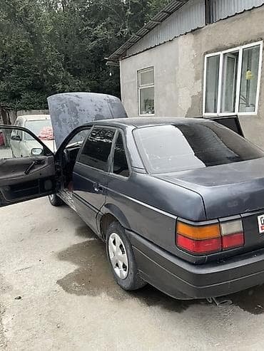 sprinter 2 2: Volkswagen Passat: 1988 г., 2 л, Механика, Бензин, Седан — 4